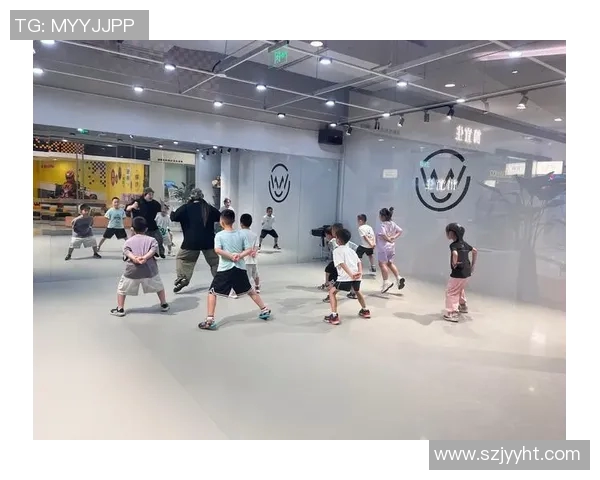 广州街舞队的控制力解析与街舞文化的互动发展探讨 广州街舞队的控制力解析与街舞文化的互动发展探讨